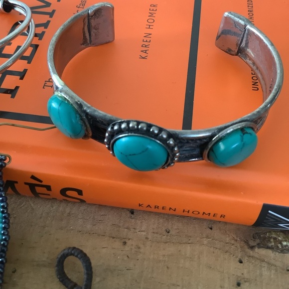 Bohemian Boho Turquoise Costume Jewelry Bundle 3 Bracelets, 1 Pair Long Earrings - Picture 4 of 5